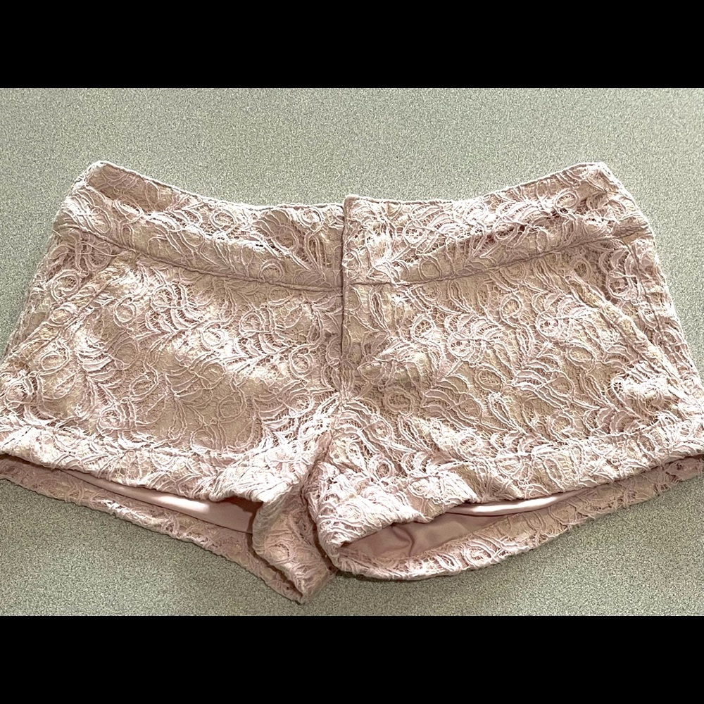 Super cute Shortie pink size 3